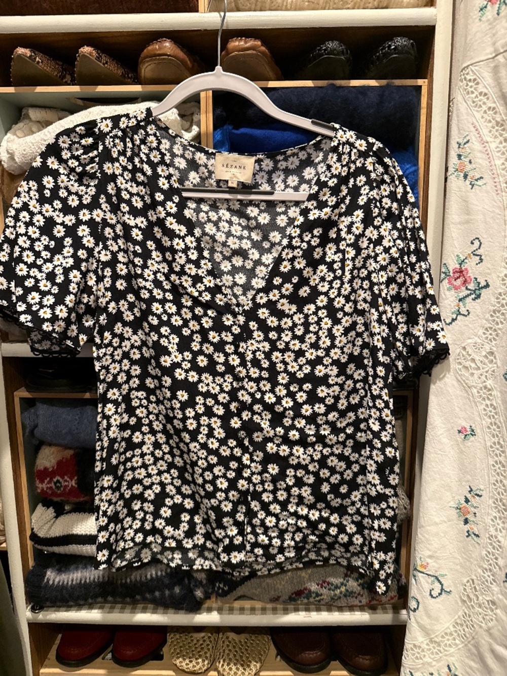 NWOT Sezane black and white floral top (36) US4